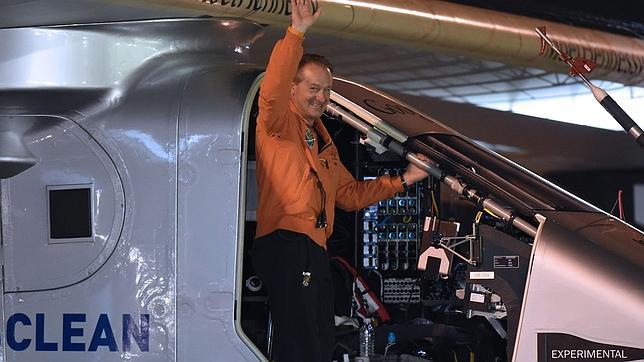 El Solar Impulse despega de Japón para realizar un histórico vuelo sobre el Pacífico