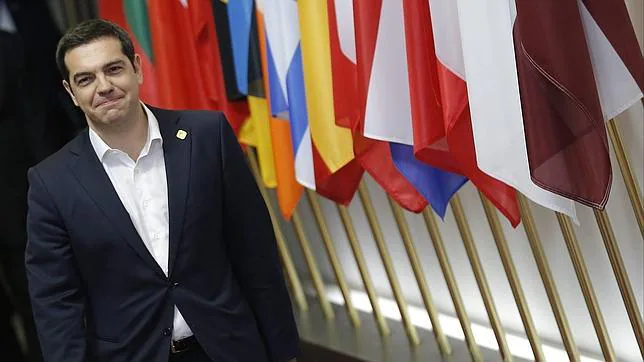 El primer ministro griego, Alexis Tsipras, se encuantra en una situación comprometida