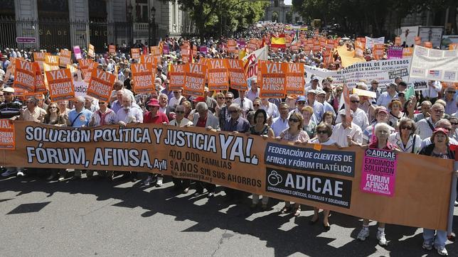 Afectados de Fórum y Afinsa se concentran esta tarde de nuevo ante la sede del PP