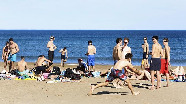 Los emigrantes provocan una caída de la población por tercer año consecutivo