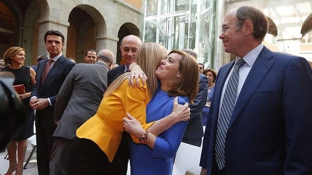 Moncloa bendice a Cifuentes, la nueva baronesa del PP