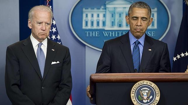 Joe Biden y Barack Obama durante un discurso sobre la masacre de Charleston