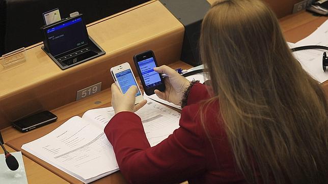 España, Francia y Reino Unido piden a Europa un acuerdo que acabe con el «roaming»