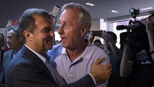 Cruyff: «Si no gana Laporta, pierde el Barcelona»