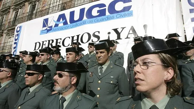 La Asociación Unificada de Guardias Civiles en una protesta en la Plaza Mayor