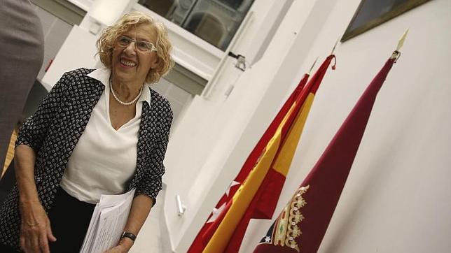 Carmena quiere consensuar con la oposición su número de asesores