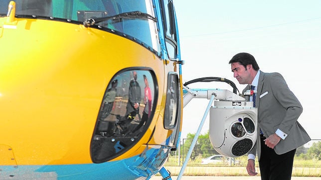 El helicóptero con radar «se sube» a la operación salida en la Comunidad