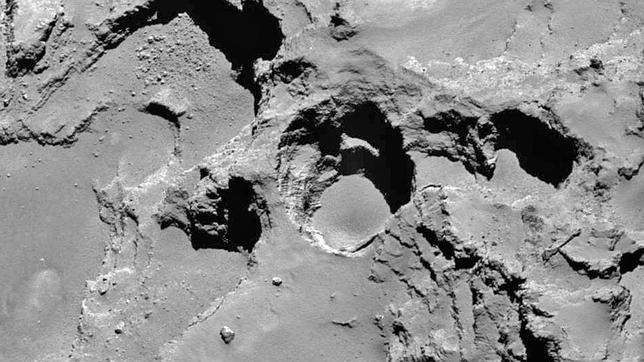 Rosetta averigua por qué los cometas pueden estar agujereados