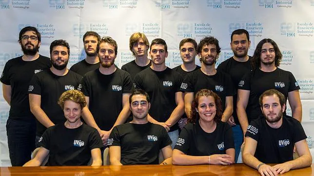 Equipo de ingenieros de la Universidad de Vigo que han participado en el UM15