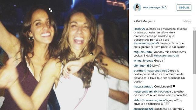 Macarena García, en primera fila en el concierto de Leiva