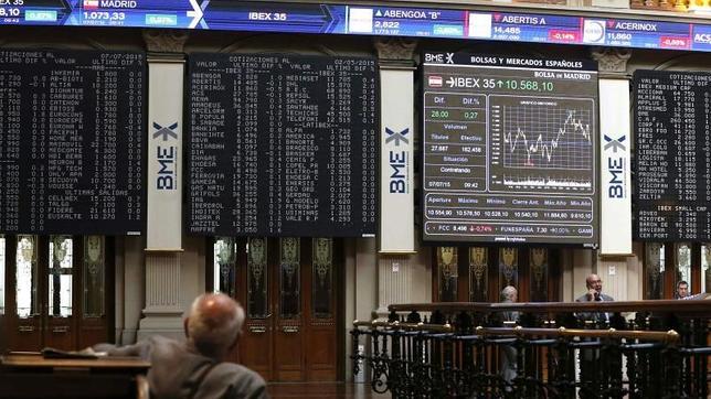 Ibex cae un 1,84 % y cede los 10.400 puntos en espera de que Grecia un pida rescate