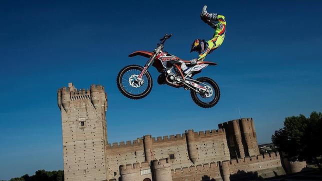 Torres y Melero calientan motores a los pies de un castillo