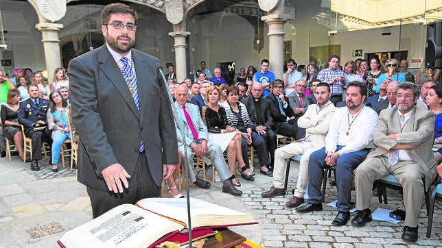 El PP suspende al rebelde que se hizo con la Diputación de Ávila