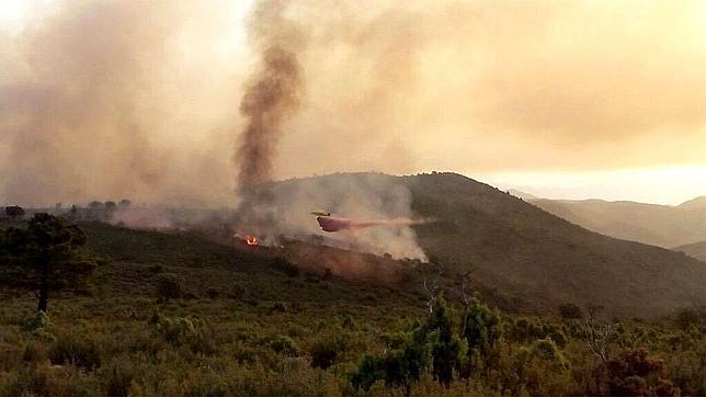 El Ejército se suma a las tareas de extinción del incendio forestal de Montán