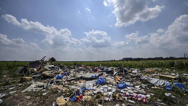 Restos del accidente del avión en Ucrania