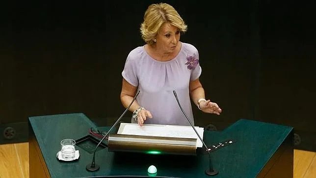 Esperanza Aguirre durante su comparecencia en el Pleno extraordinario del Ayuntamiento de Madrid de este jueves