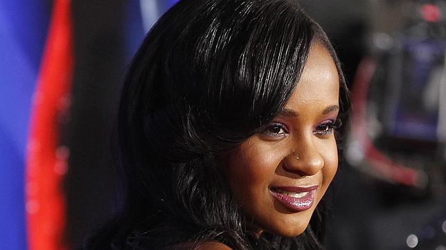 Un familiar de Bobby Kristina intenta vender una imagen de la joven en coma