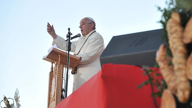 El Papa previene el mal de altura a base de té de hojas de coca, manzanilla y anís