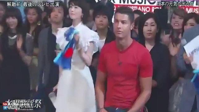 Cristiano se aburre en la televisión japonesa