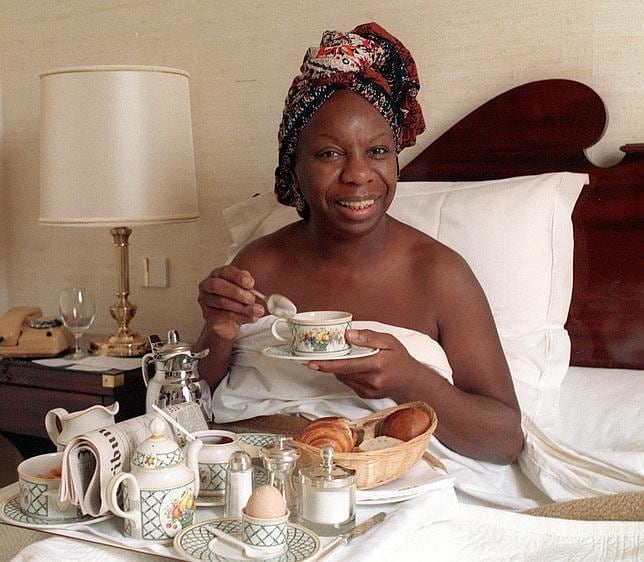 Nina Simone, fotografiada en julio de 1988 en la habitación de un hotel en la localidad francesa de Juan-les-Pins