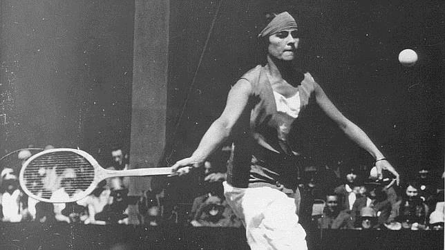Lilí Álvarez, durante un partido en 1928