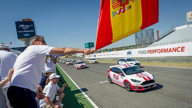 Fundación Apascovi gana las 24 Horas Ford en el Jarama