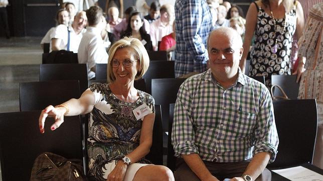 Rosa Díez se va pidiendo perdón y elogiando «a los guerreros que son fieles a su pueblo»