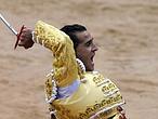 Directo: Eugenio de Mora corta una oreja al primer toro en Pamplona