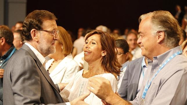 Sánchez Camacho reivindica el «realismo económico» frente al «ridículo» de Artur Mas