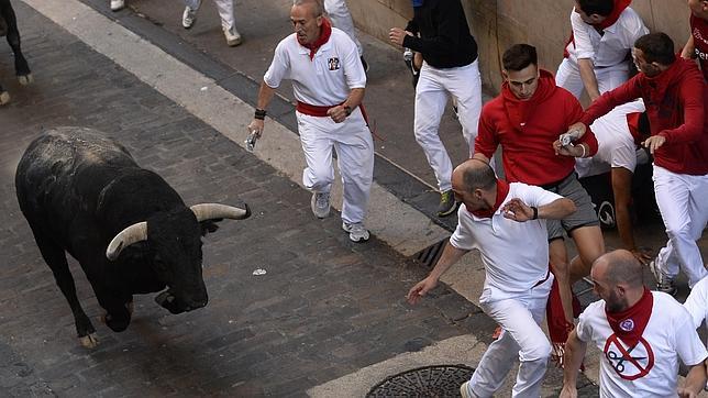 Dos corneados en el encierro más rápido de los sanfermines