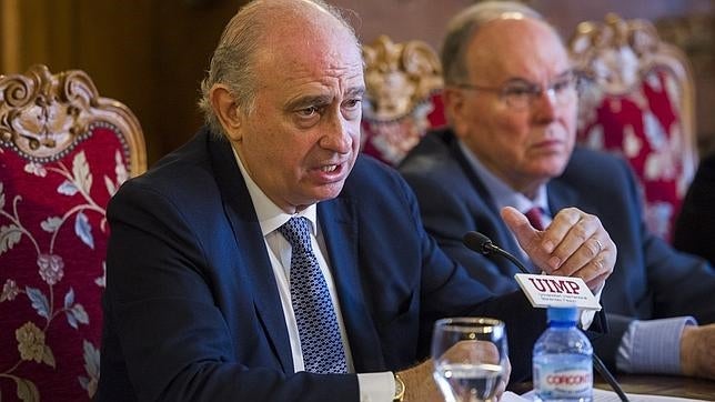 Fernández Díaz: «Lo que espera ETA es un cambio de gobierno»