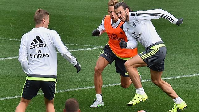 Bale, frente a Kroos