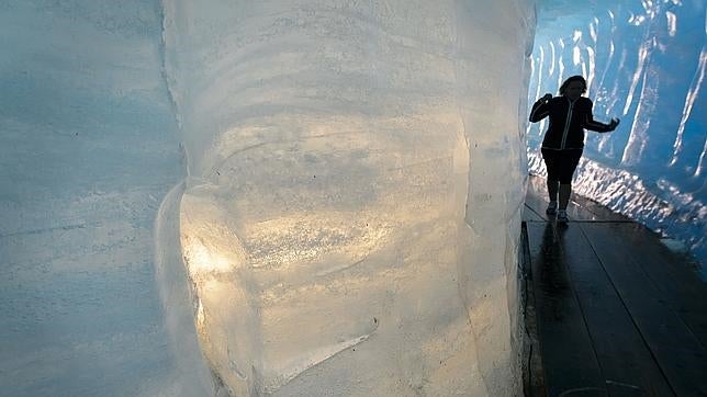 La increíble cueva de hielo que «renace» cada verano desde hace 170 años