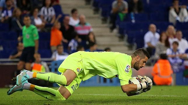 Kiko Casilla ficha por el Madrid para ser titular