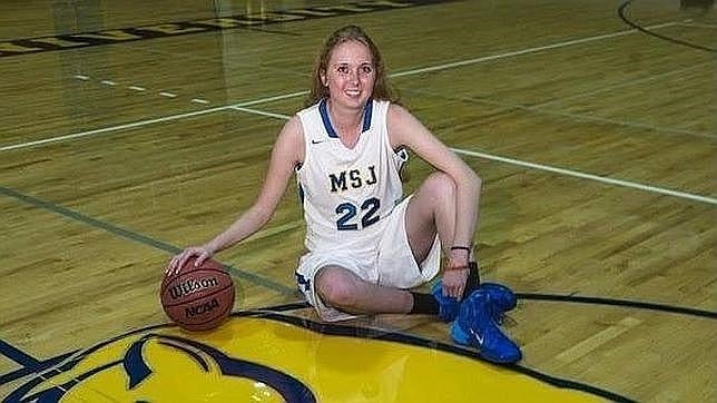 Emotivo homenaje del mundo del basket a Lauren Hill