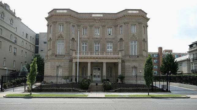 La sede diplomática de Cuba en Washington, cuando todavía era Sección de Intereses y no ondeaba la bandera
