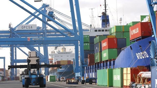 Las importaciones no sumaban tan poco en Canarias desde hacía 17 años