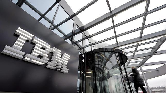 Los beneficios de IBM caen un 17% hasta junio