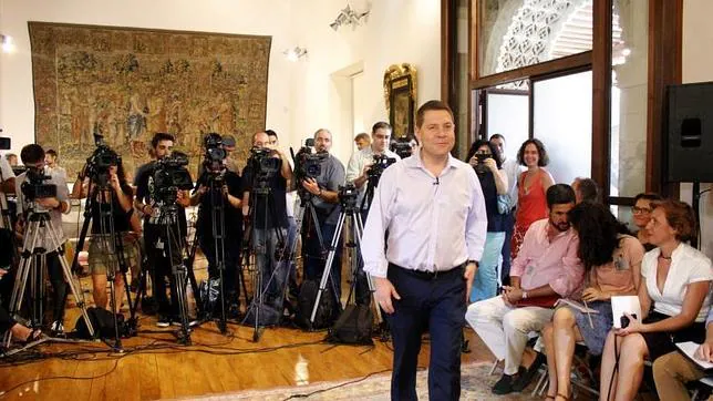 Emiliano García-Page, durante su encuentro con los medios de comunicación