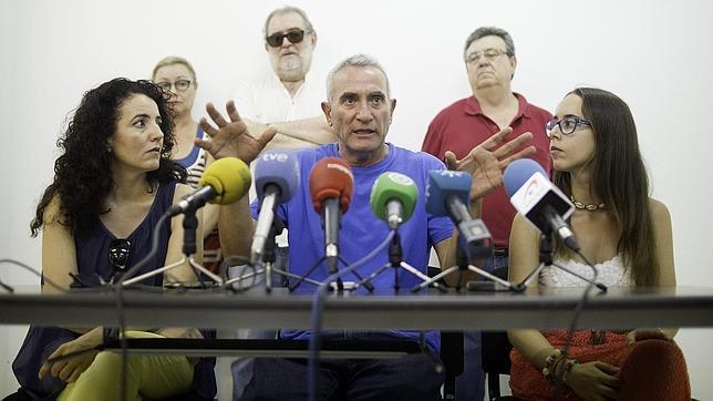 Diego Cañamero, acompañado por otros miembros de la lista complementaria a Pablo Iglesias