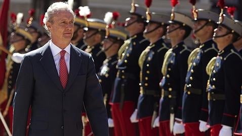 Pedro Santisteve no participó en la solemne entrega de despachos de la Academia Militar