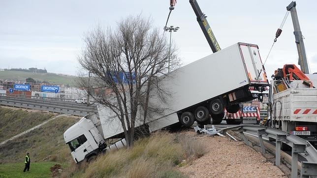 Desviar los camiones a las autopistas reduciría hasta en 79 el número de muertes al año