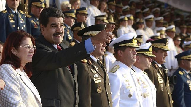 Maduro se muestra indignado por la visita de senadores españoles a Venezuela