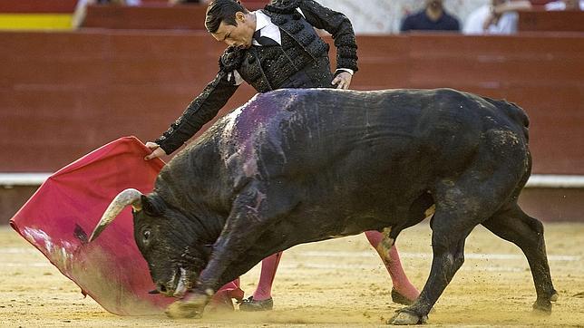 Valencia: los tres toreros a hombros