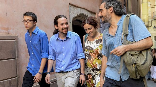 Íñigo Errejón y Pablo Iglesias junto a Gemma Ubasart y Raimundo Viejo Vinas