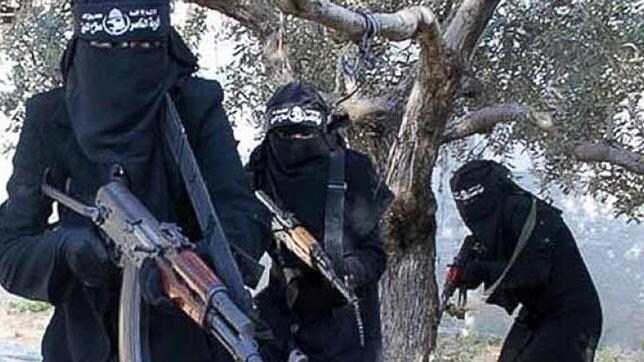 Brigada femenina de yihadistas de Estado Islámico en la ciudad siria de Raqqa