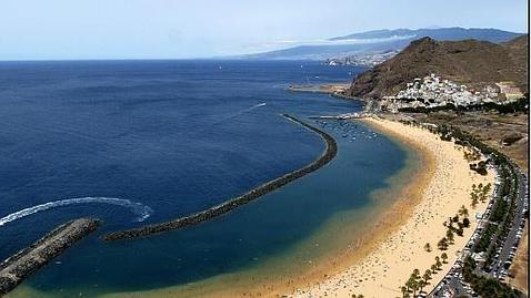 Detenido por grabar a menores en los vestuarios de la playa de Las Teresitas