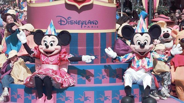 La UE investiga a Eurodisney por cobrar más a alemanes y a británicos