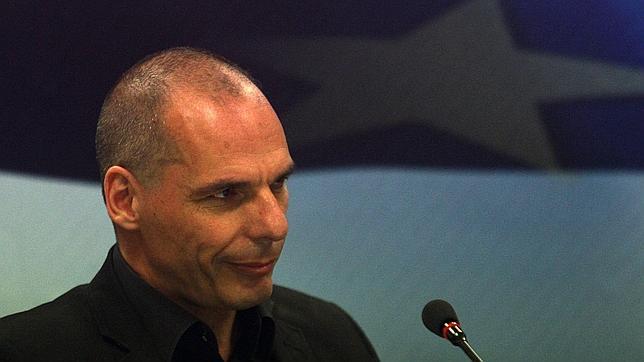 Yanis Varufakis se enfrenta a una denuncia por «alta traición»