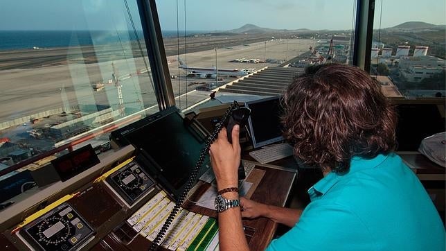 Los controladores suspenden la huelga durante el mes de agosto